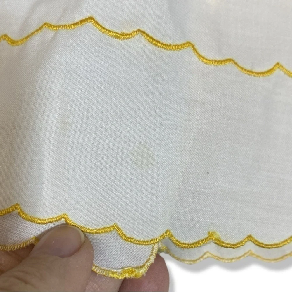 ⭐️Vintage 80s Mayfair Embroidered Cherries Bib